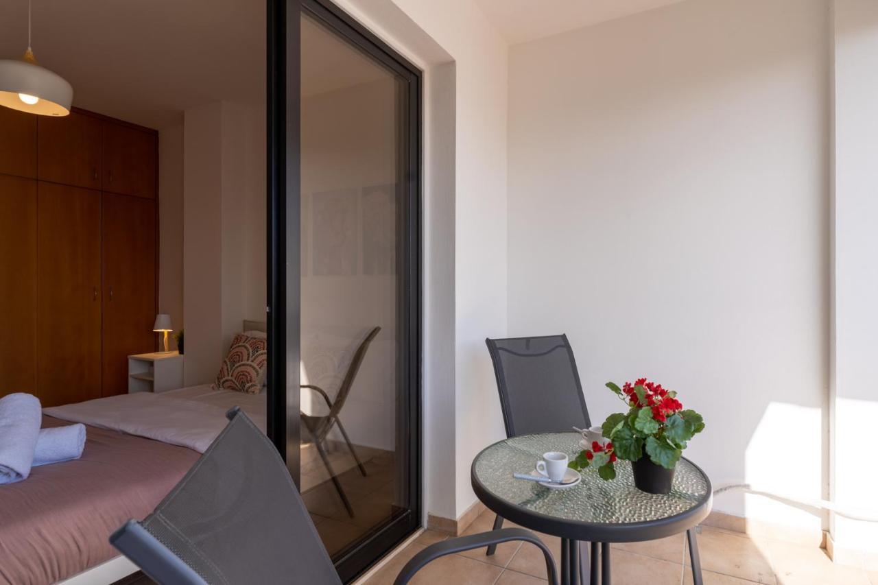 Polyn 1- Bedroom Apartment In Larnaca Exterior photo