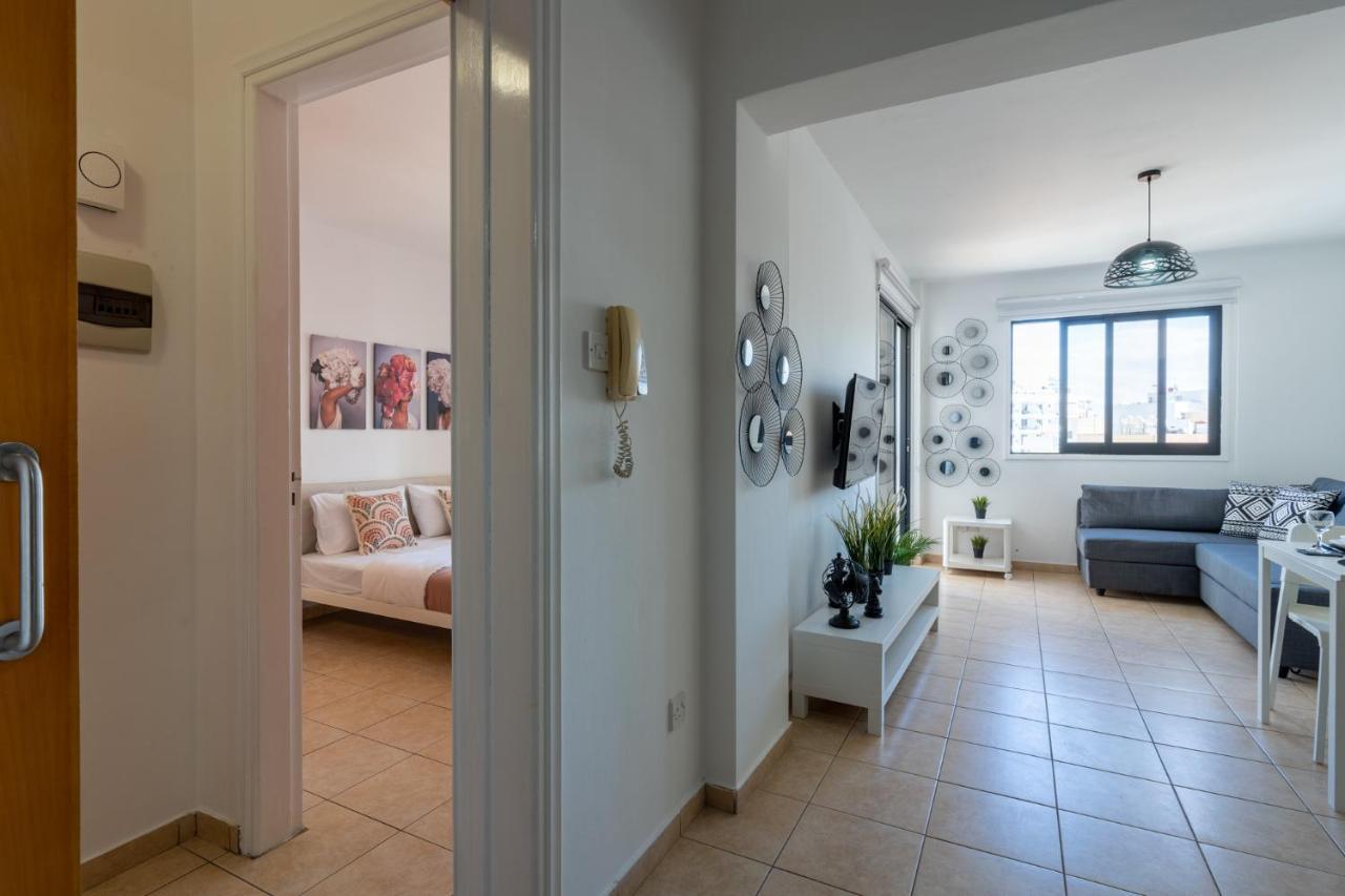 Polyn 1- Bedroom Apartment In Larnaca Exterior photo