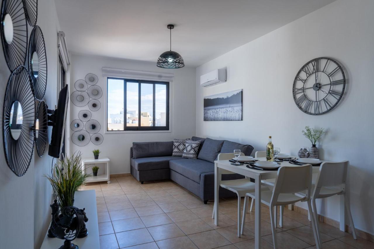 Polyn 1- Bedroom Apartment In Larnaca Exterior photo